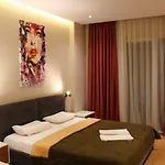Hotel Star 2*